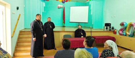 Встреча жителей села Корени со священнослужителями Светлогорского благочиния